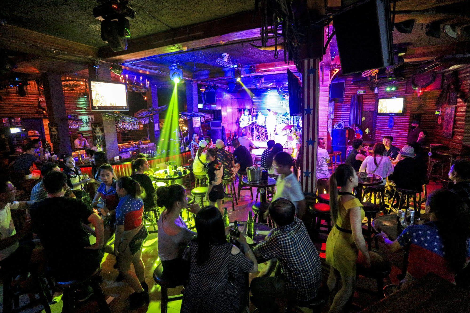 Seventeen Saloon Hotel Da Nang Zewnętrze zdjęcie